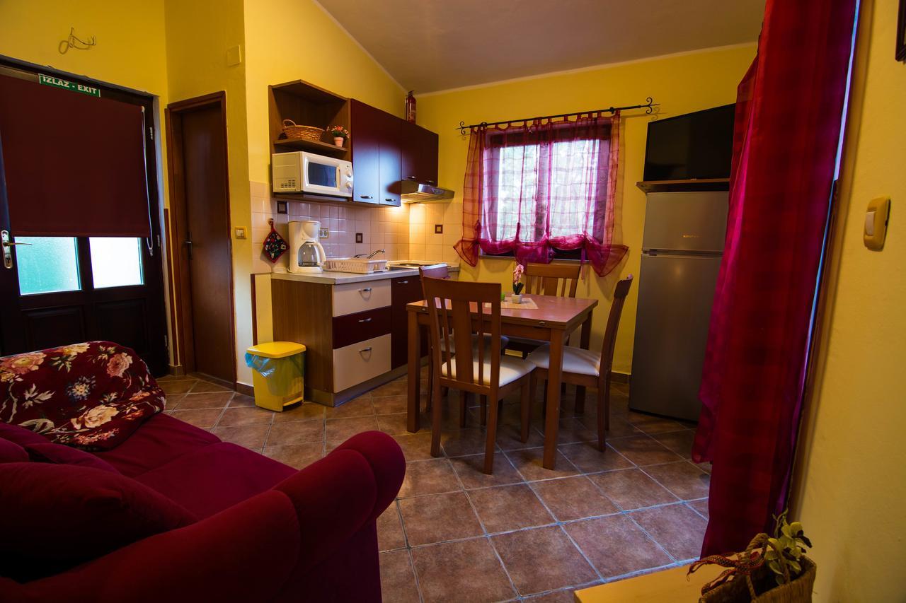 Apartments Angela 1711 Rakalj Екстер'єр фото