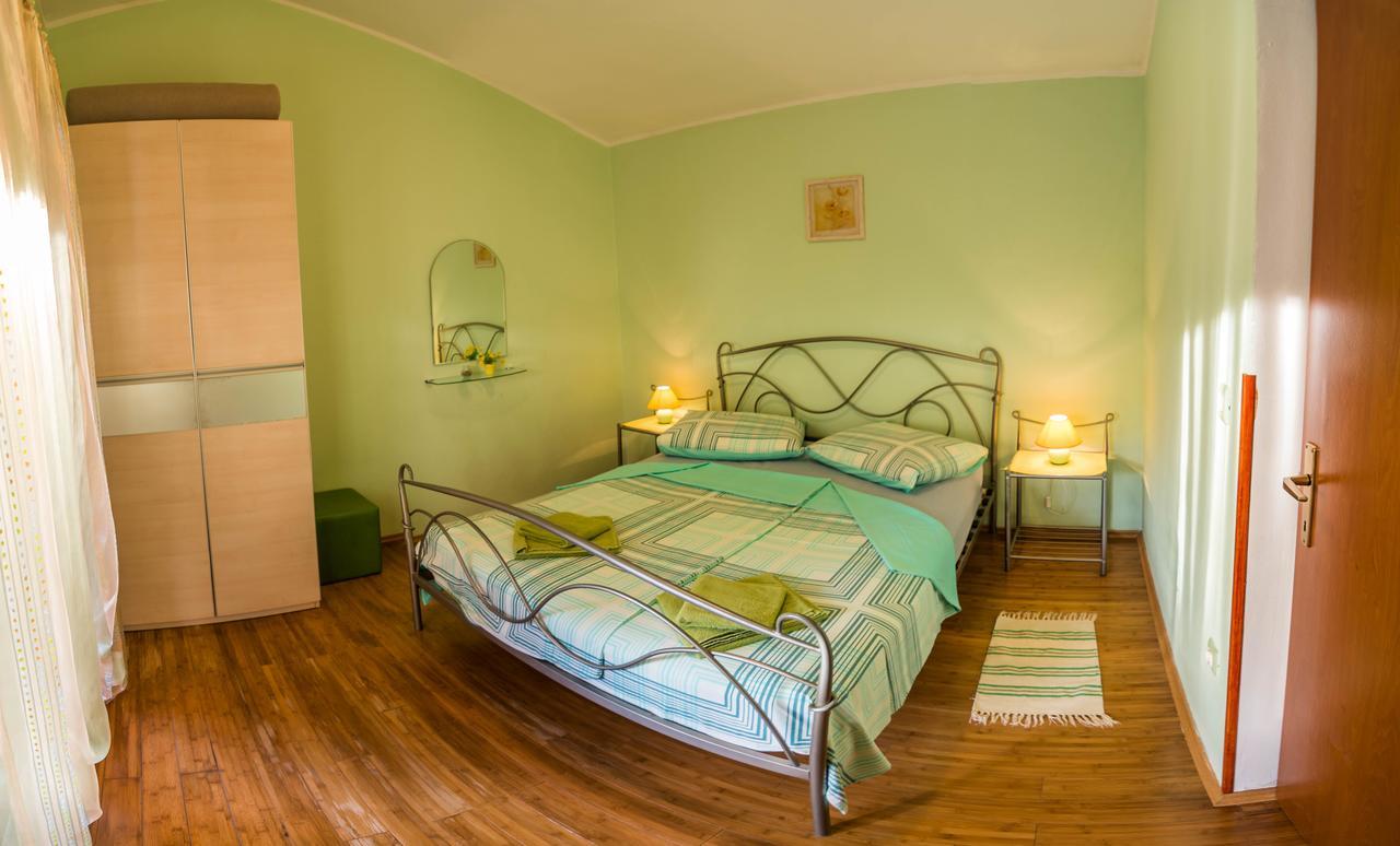 Apartments Angela 1711 Rakalj Екстер'єр фото