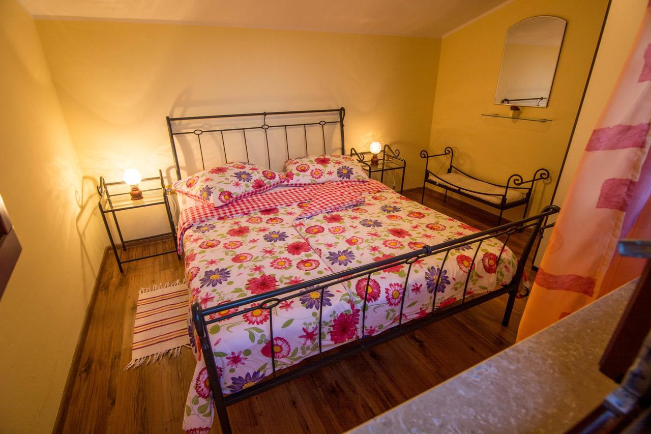 Apartments Angela 1711 Rakalj Екстер'єр фото